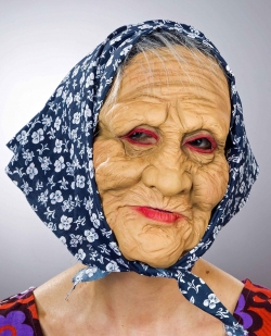 Latexmaske alte Frau mit Kopftuch